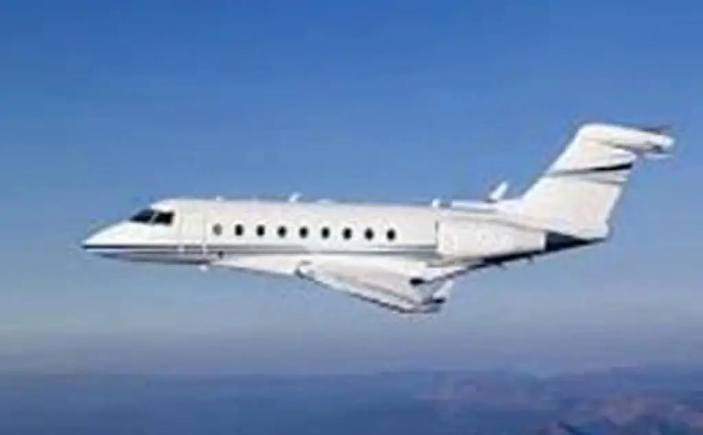 Gulfstream G280 private jet exterior