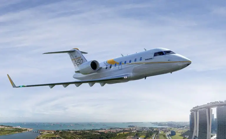 Challenger 650 in the air