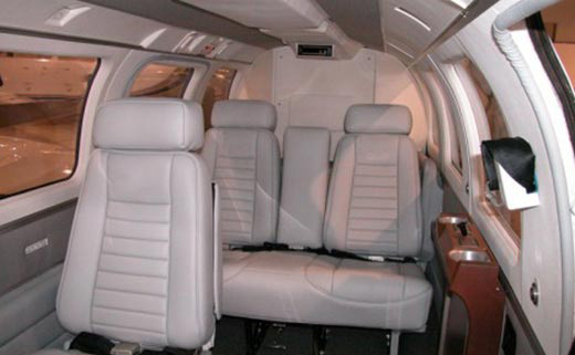 Piper Aerostar Interior